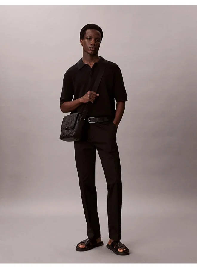 كالفن كلاين حقيبة كتف بشعار بارز